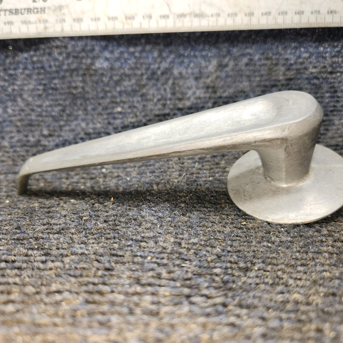 Used aircraft parts for sale, 0711027-1, 0511189-1 Cessna 172E Inside Cabin Door Handle LH or RH w/ Clip