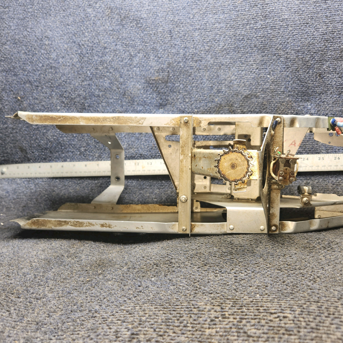 Used aircraft parts for sale, 0713640-200 Cessna 182G Console Structure Assembly