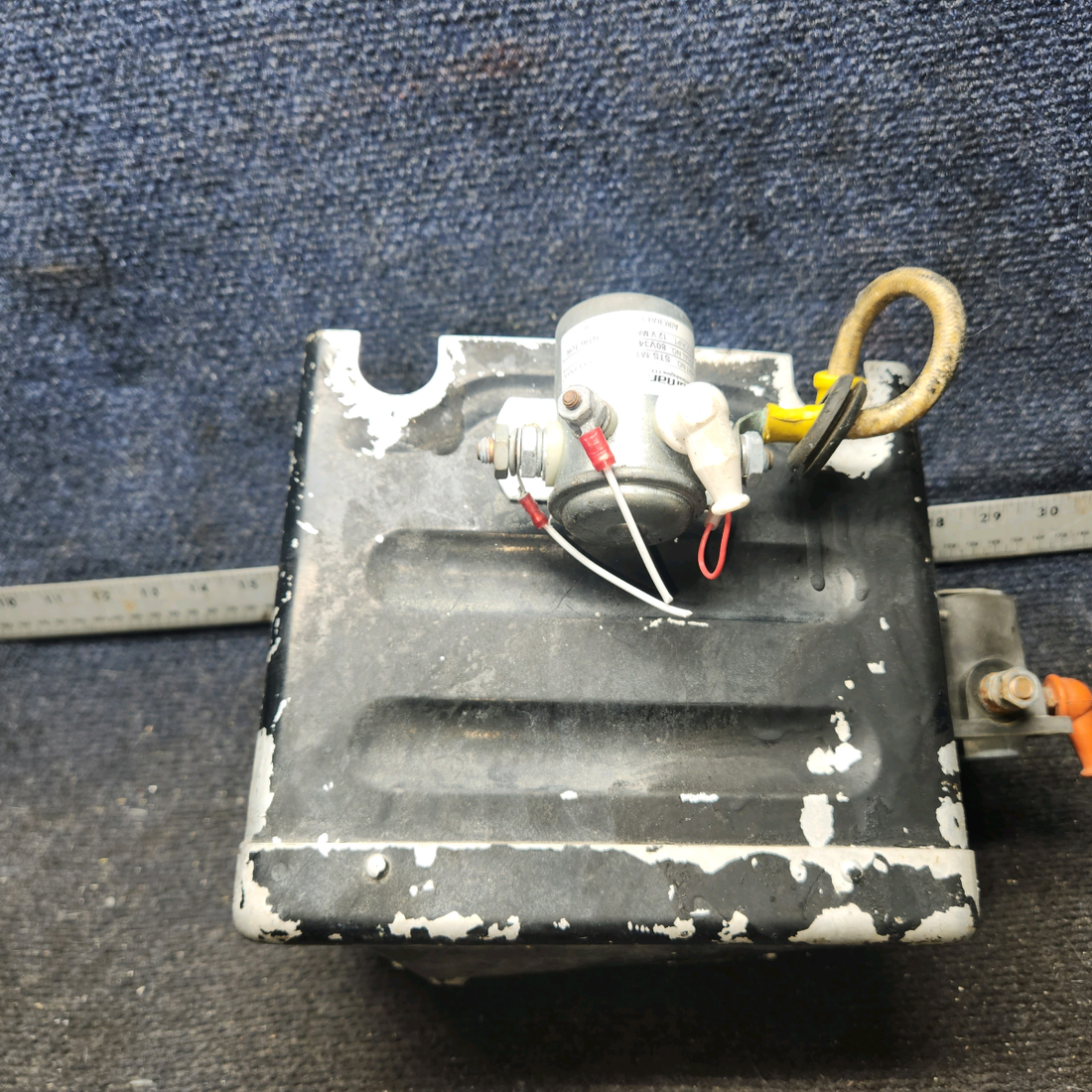 Used aircraft parts for sale, 0413307-18 cessna 172N Battery Box Assembly with Lid