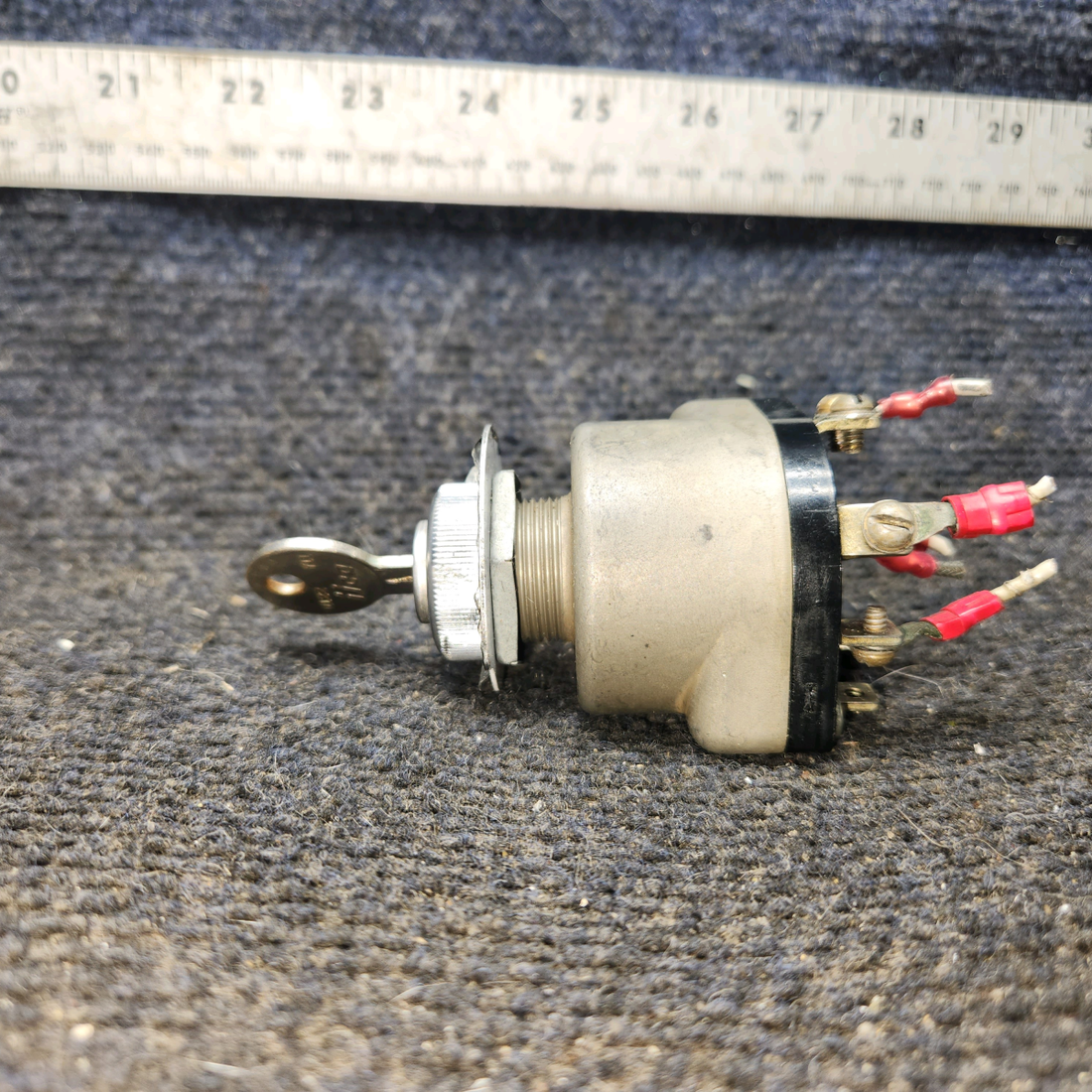 Used aircraft parts for sale, 10-357200-1 Bendix piper PA-28-181 Ignition Switch Assembly with Key