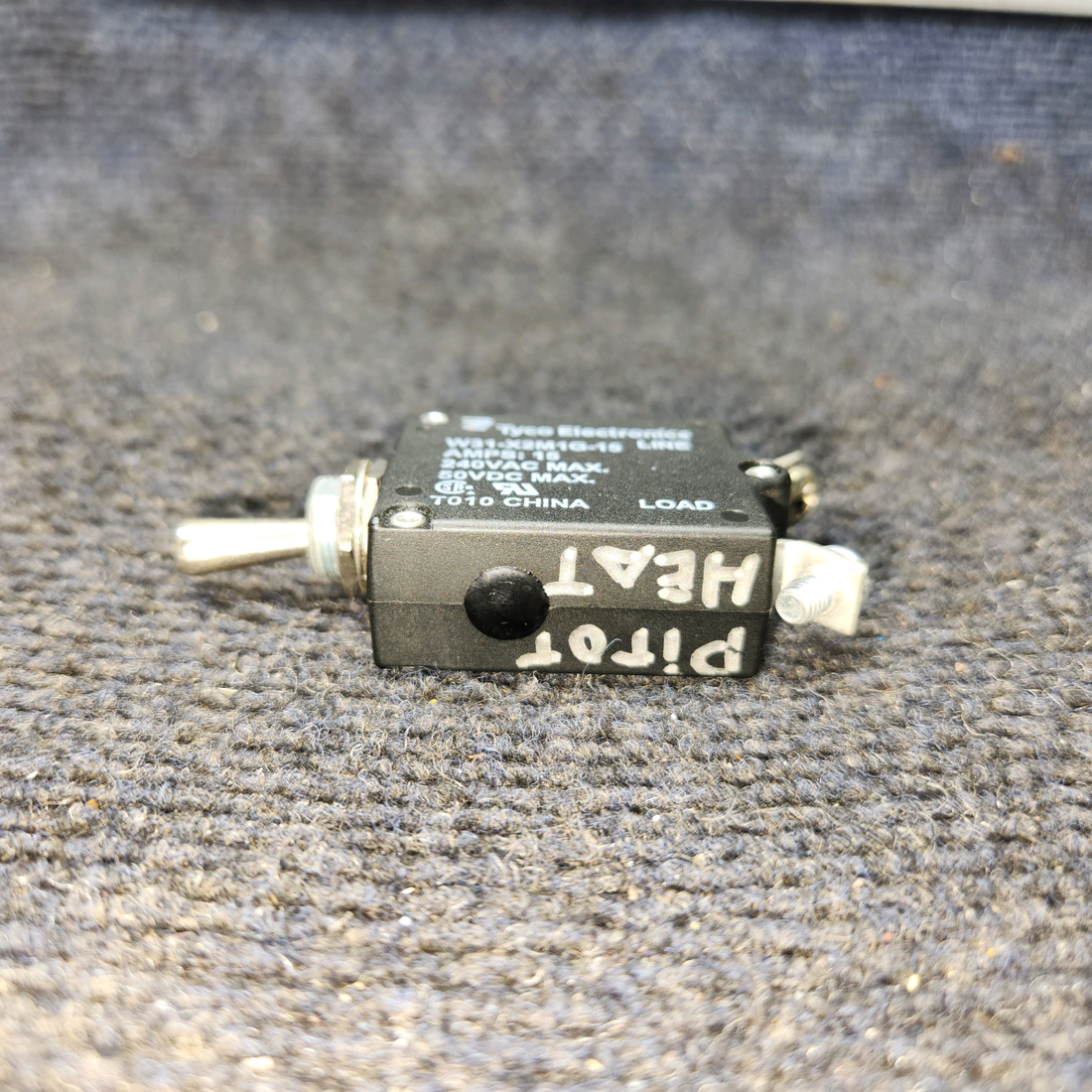 Used aircraft parts for sale, W31X2M1G15 Tyco Electronics W31 Series PIPER PA-24-250 Circuit  Breaker - 15 Amps