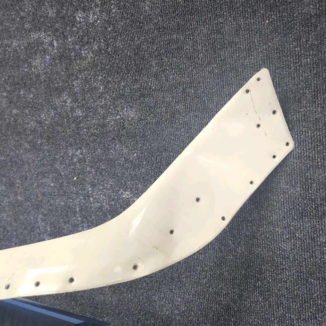 Used aircraft parts for sale, 310315-001 Mooney M20J RETAINER WINDSHIELD EXTERIOR