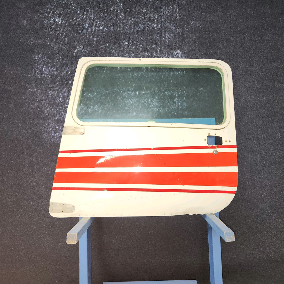 Used aircraft parts for sale, 0413033-1 cessna 150G Cabin Door Assembly – LH