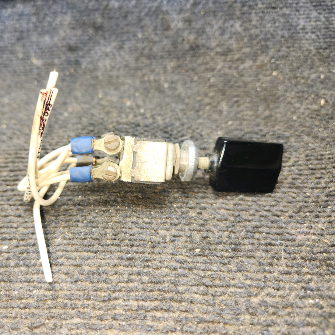 Used aircraft parts for sale, MS25201-6 cessna 172k Flap Position Switch