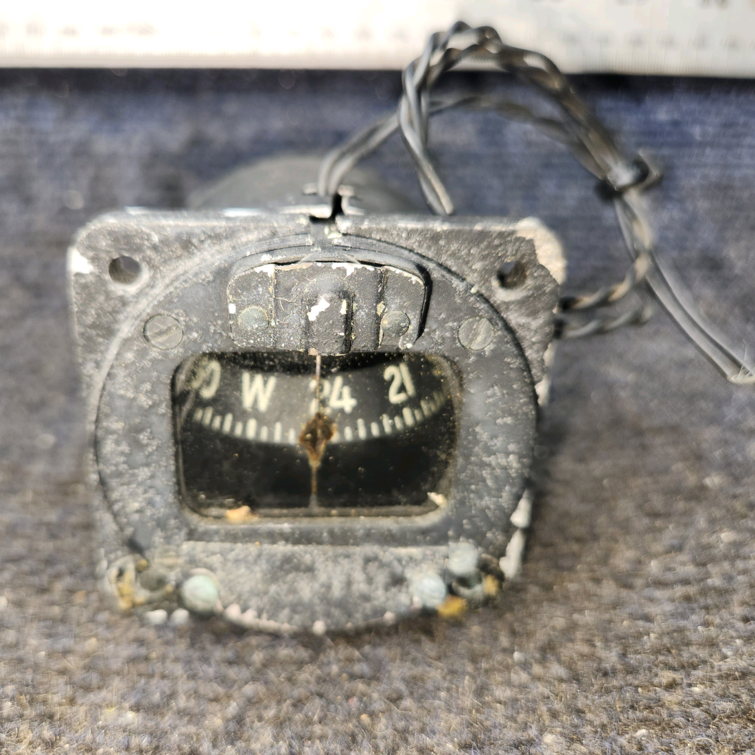 Used aircraft parts for sale, C-2300-DL4 Cessna 172F Dash Mounted Compass, Lighted - 12 V