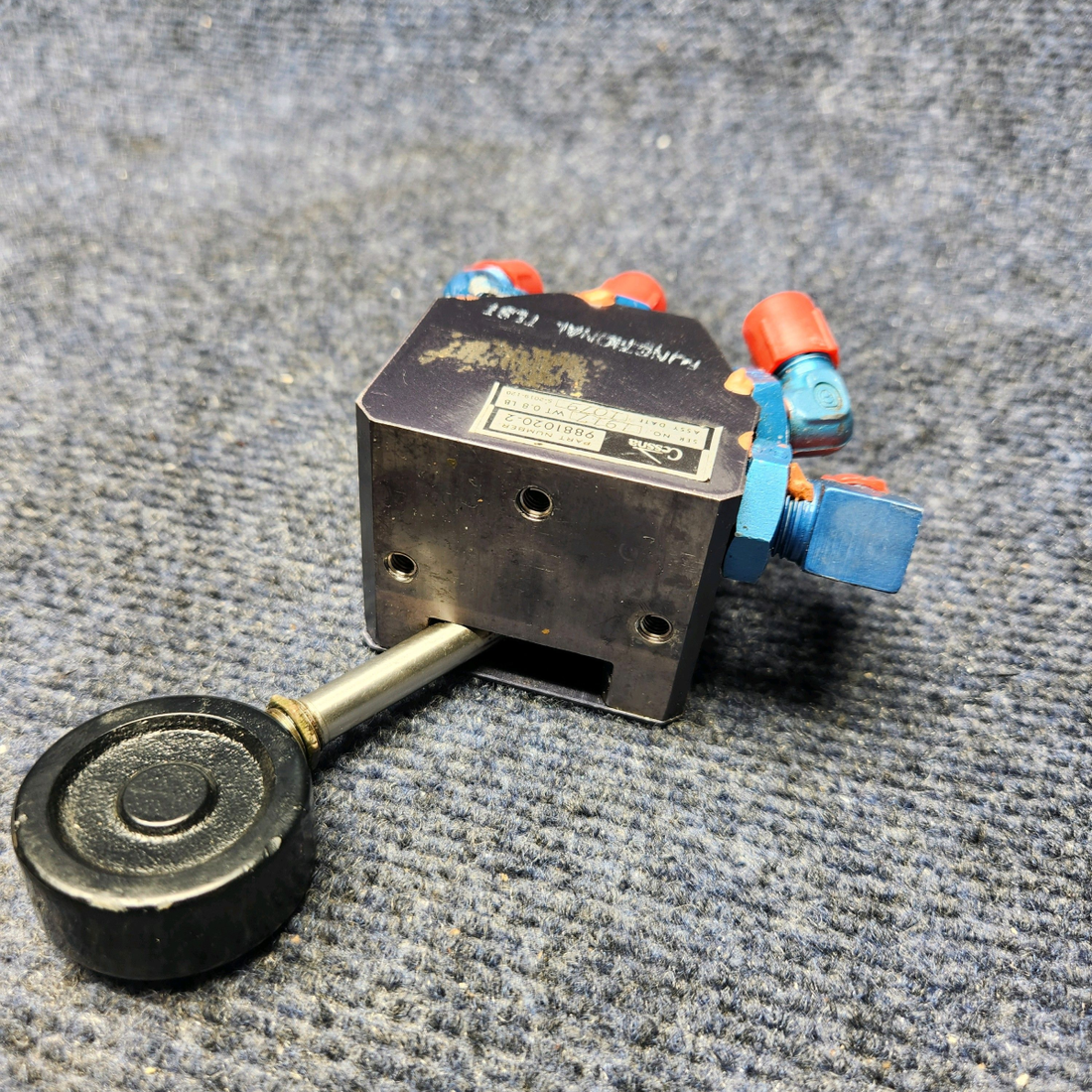 Used aircraft parts for sale, 9881020-2 CESSNA C172RG LANDING GEAR SELECTOR VALVE ASSEMBLY