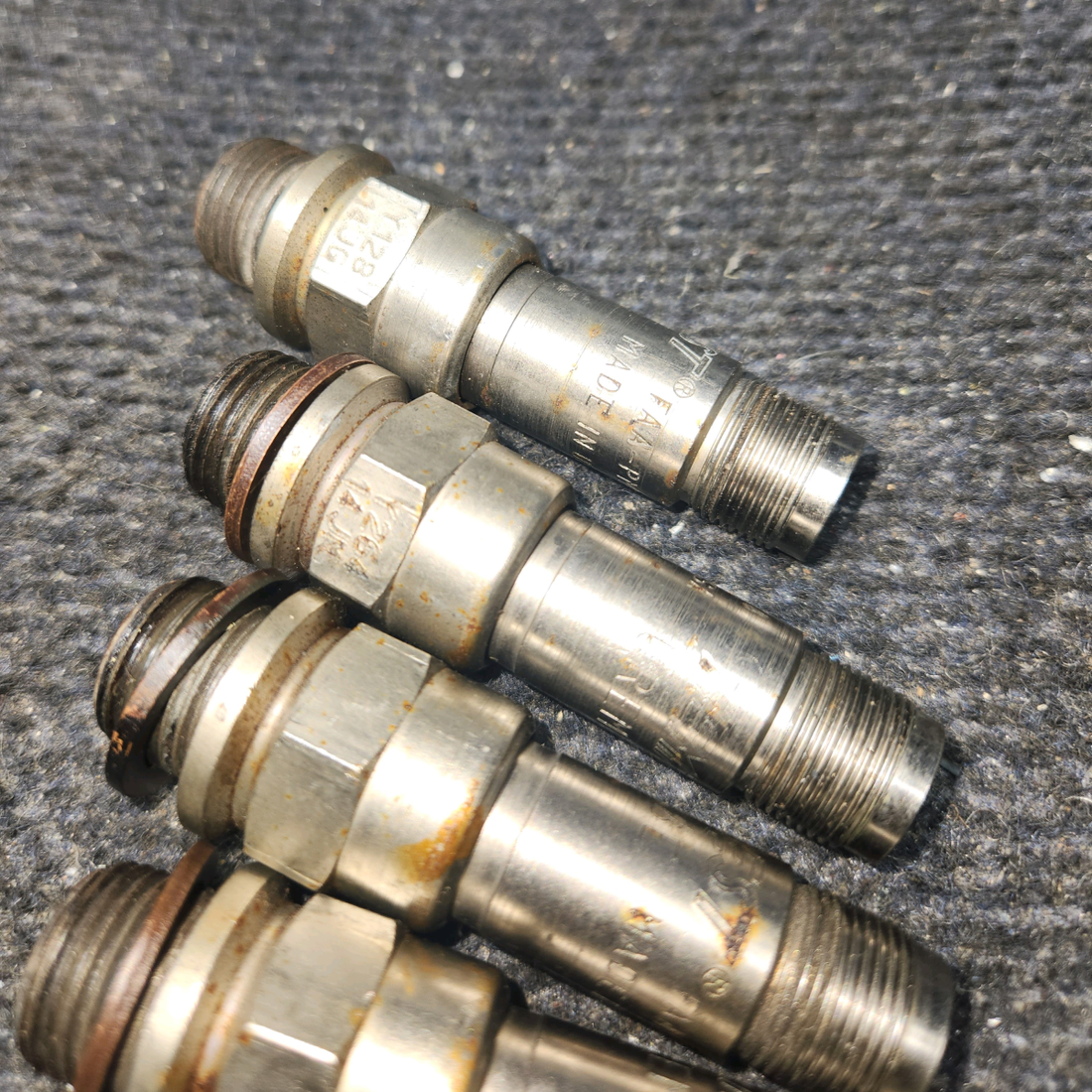 Used aircraft parts for sale, UREM38E Tempest UREM38E Piper PA28-161 Spark Plug - Set of 8