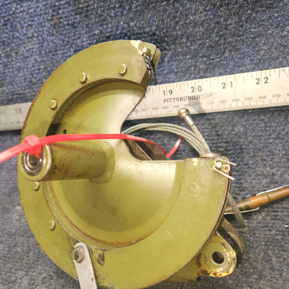 Used aircraft parts for sale, 0760612-1 CESSNA 172K FLAP DRIVE PULLEY ASSEMBLY RH