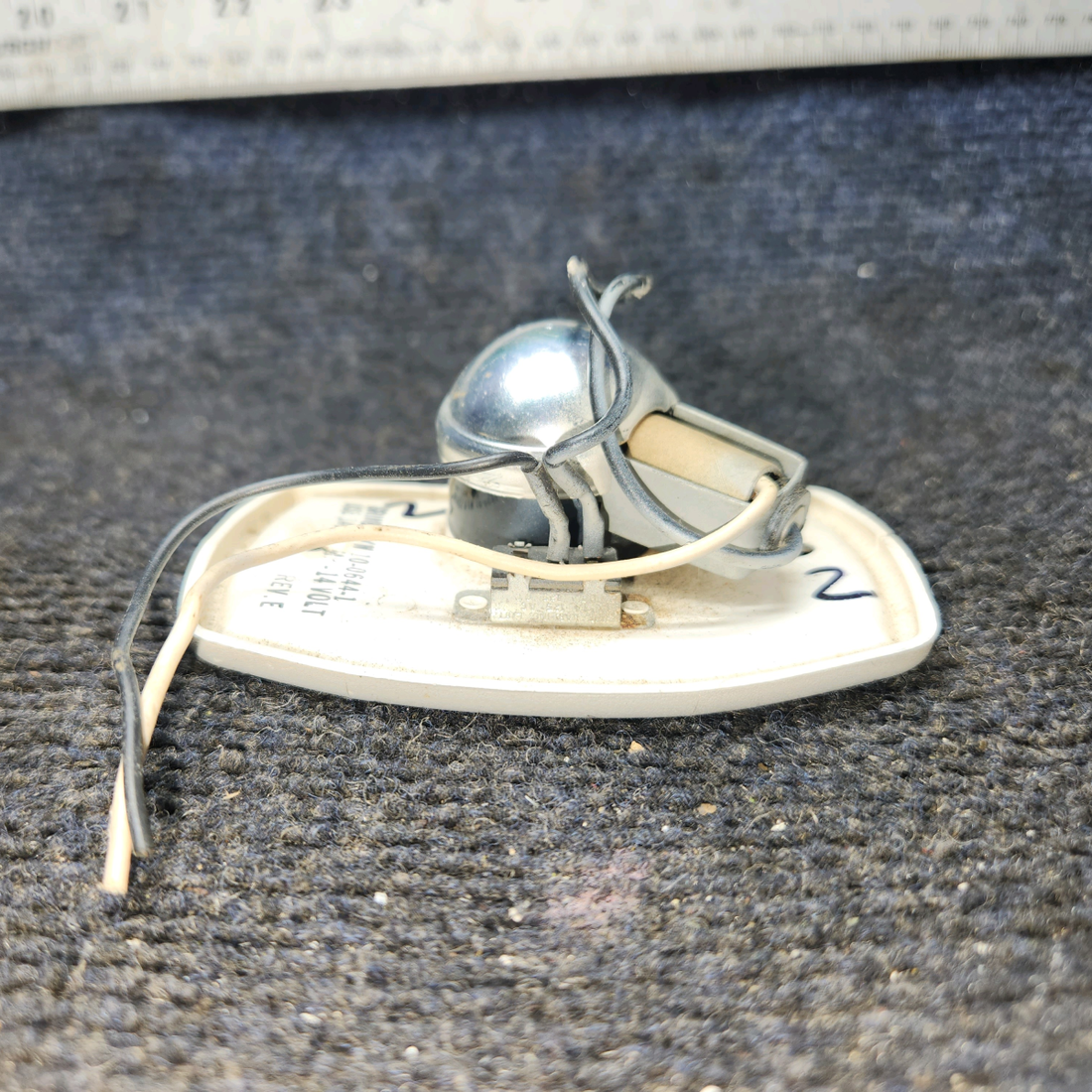 Used aircraft parts for sale, 572-524 Grimes Piper PA32RT-300 Reading Light W/Switch (14 V)