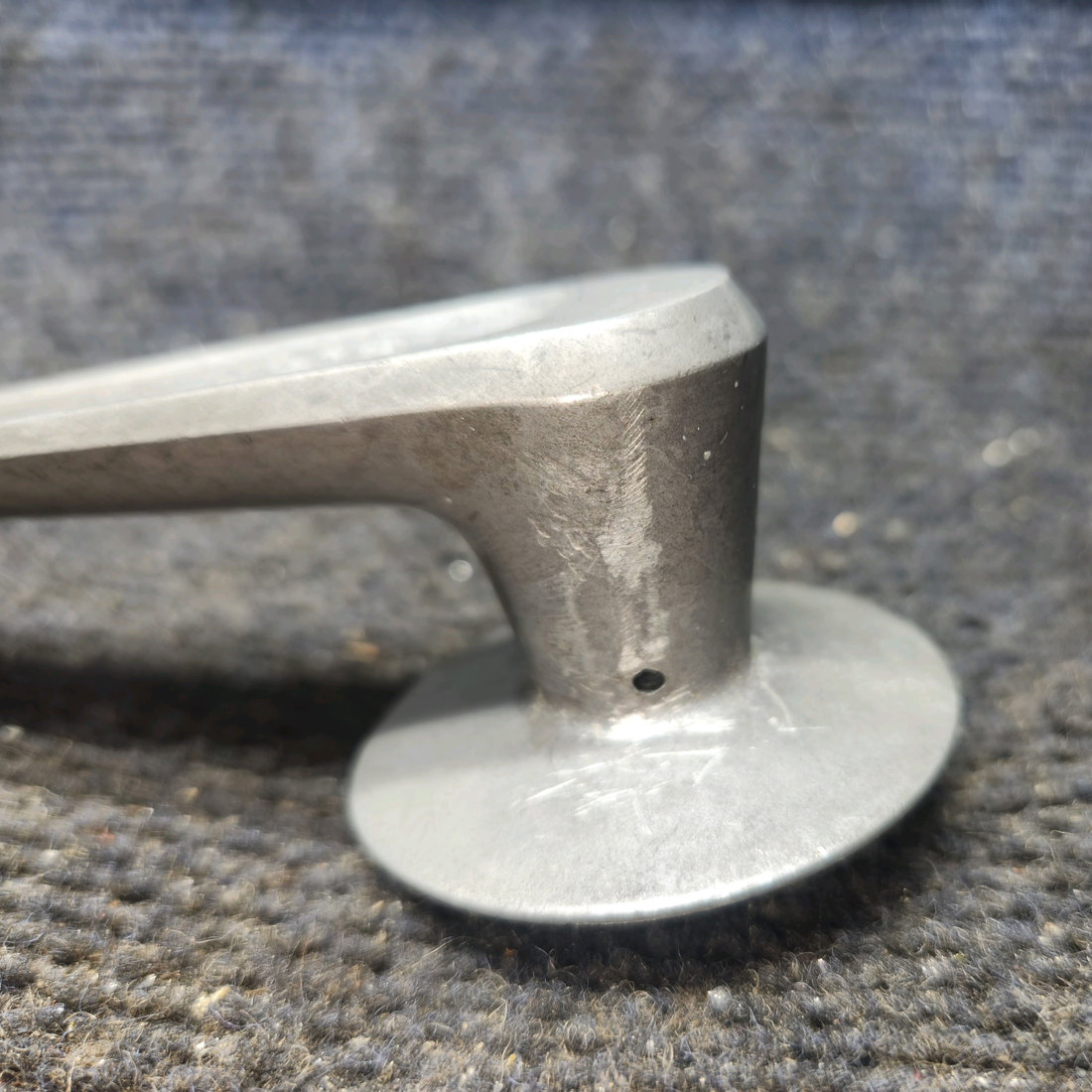 Used aircraft parts for sale, 0711027-1 Cessna 172E Inside Cabin Door Handle LH or RH