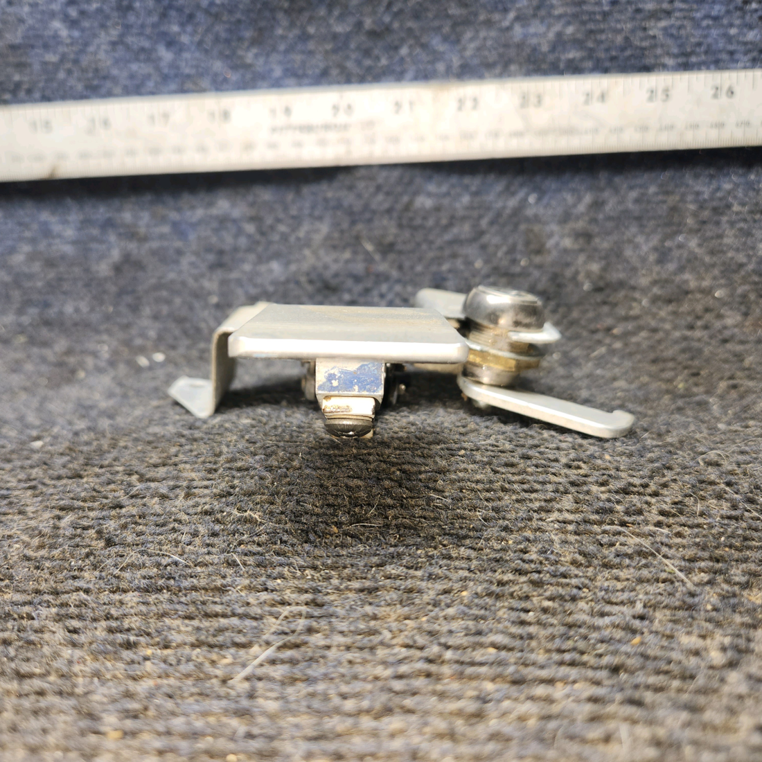 Used aircraft parts for sale, S1359-8 cessna 172N Baggage Door Latch