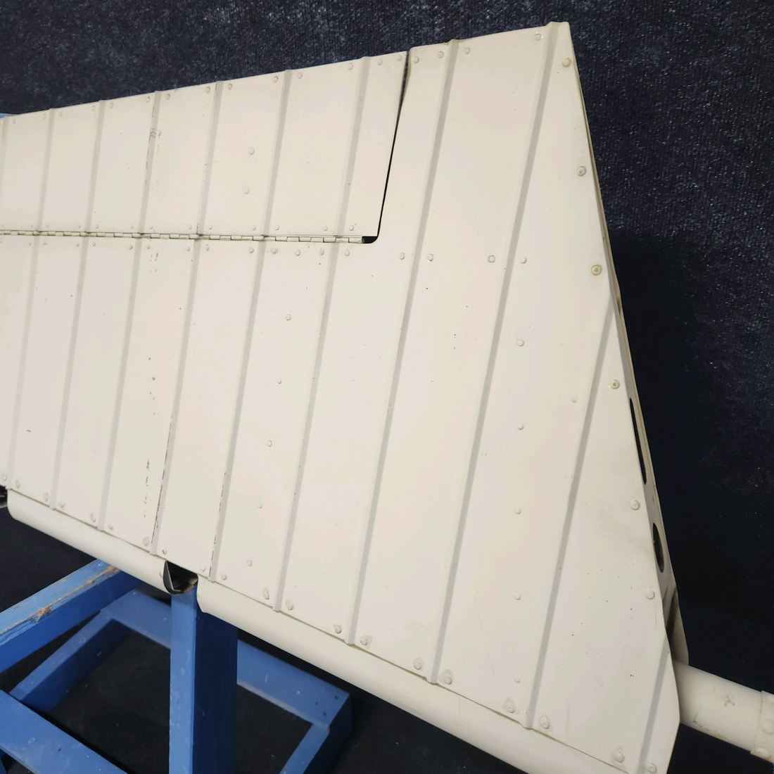 Used aircraft parts for sale, 2432000-200 CESSNA C172RG ELEVATOR ASSEMBLY RH W/ TRIM TAB