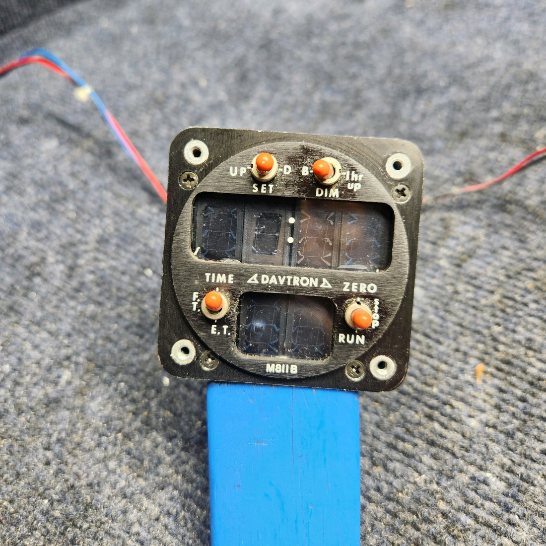 Used aircraft parts for sale, 811B Davtron MOONEY M20J - Year 1978 DIGITAL CLOCK INDICATOR