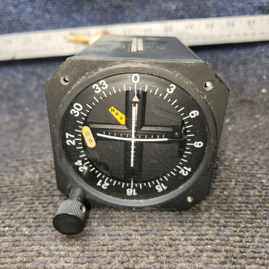 Used aircraft parts for sale, ID-825 Narco Avionics Piper PA-28-140 Localizer Glideslope Indicator With connector