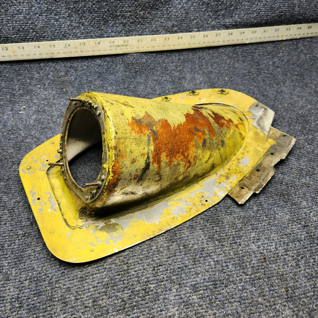 Used aircraft parts for sale, 2452006-21 CESSNA C172RG LANDING LIGHT HOUSING ASSEMBLY LH