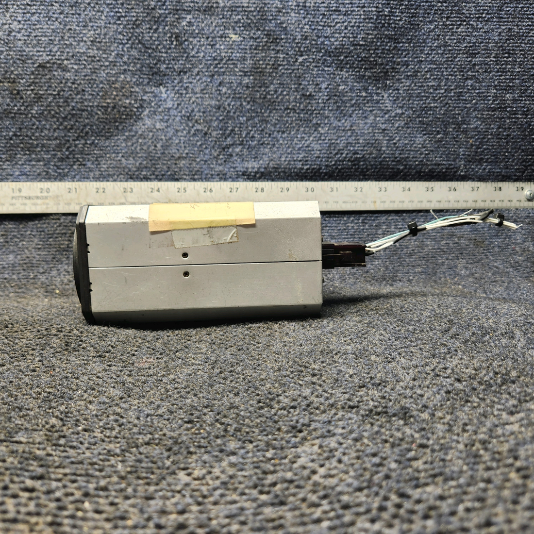 Used aircraft parts for sale, 066-3056-00 Bendix King KI-208 Piper PA28-161 VOR / LOG Indicator W Connector