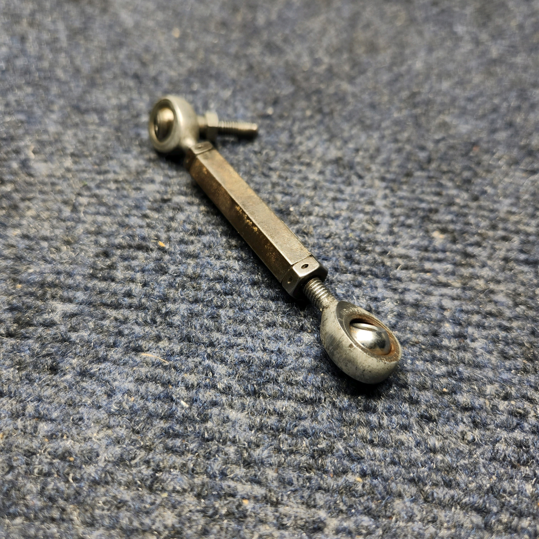 Used aircraft parts for sale, 2413101-1 CESSNA C172RG NOSE GEAR ROD