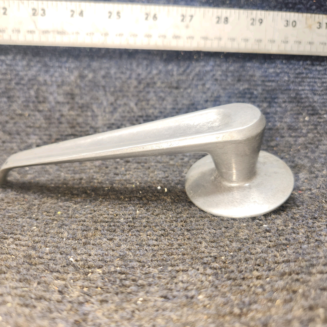 Used aircraft parts for sale, 0711027-1 Cessna 182G Cabin Door Handle Assy Price per each