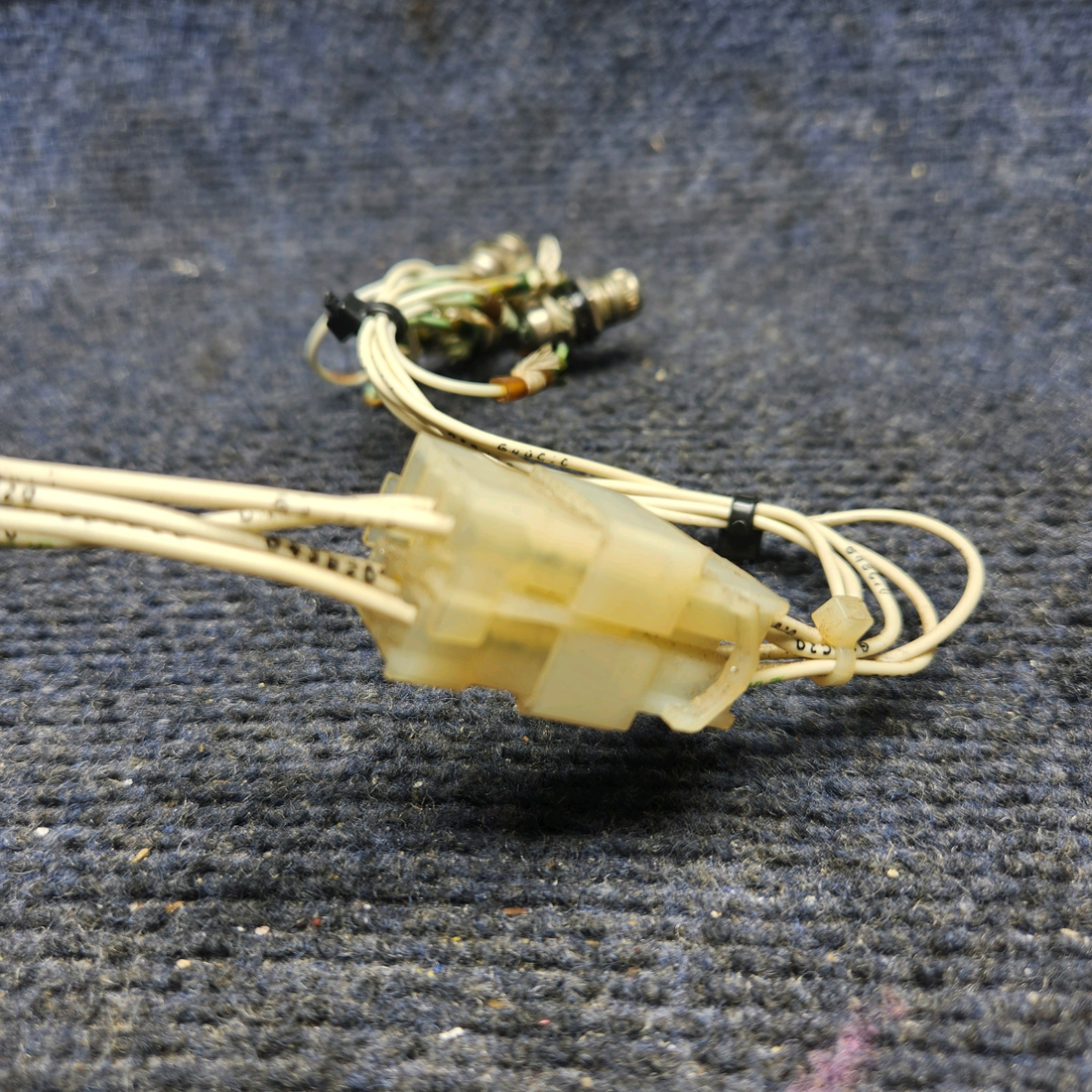 Used aircraft parts for sale, 855291SI-R2 Beechcraft F33A LIGHT ASSY STD LANDING GEAR