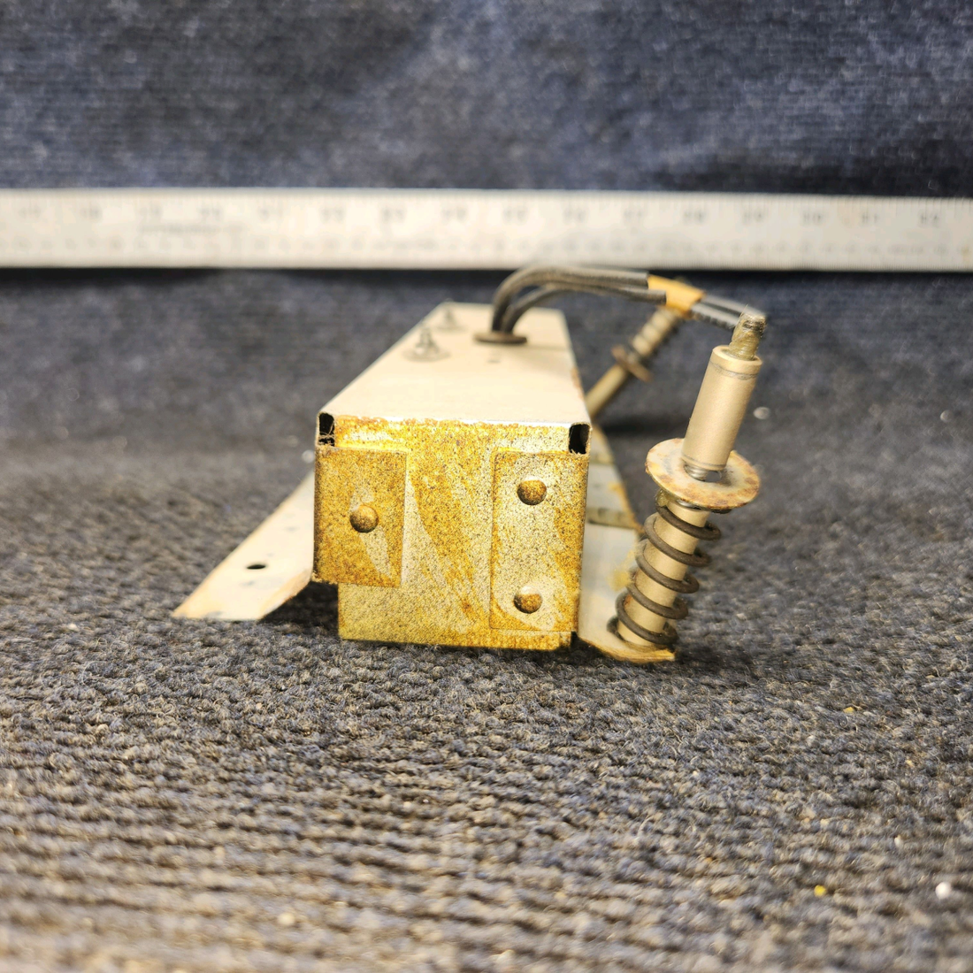 Used aircraft parts for sale, 0700623-14 Cessna 182G Panel Light Housing Assembly (Volts: 14)