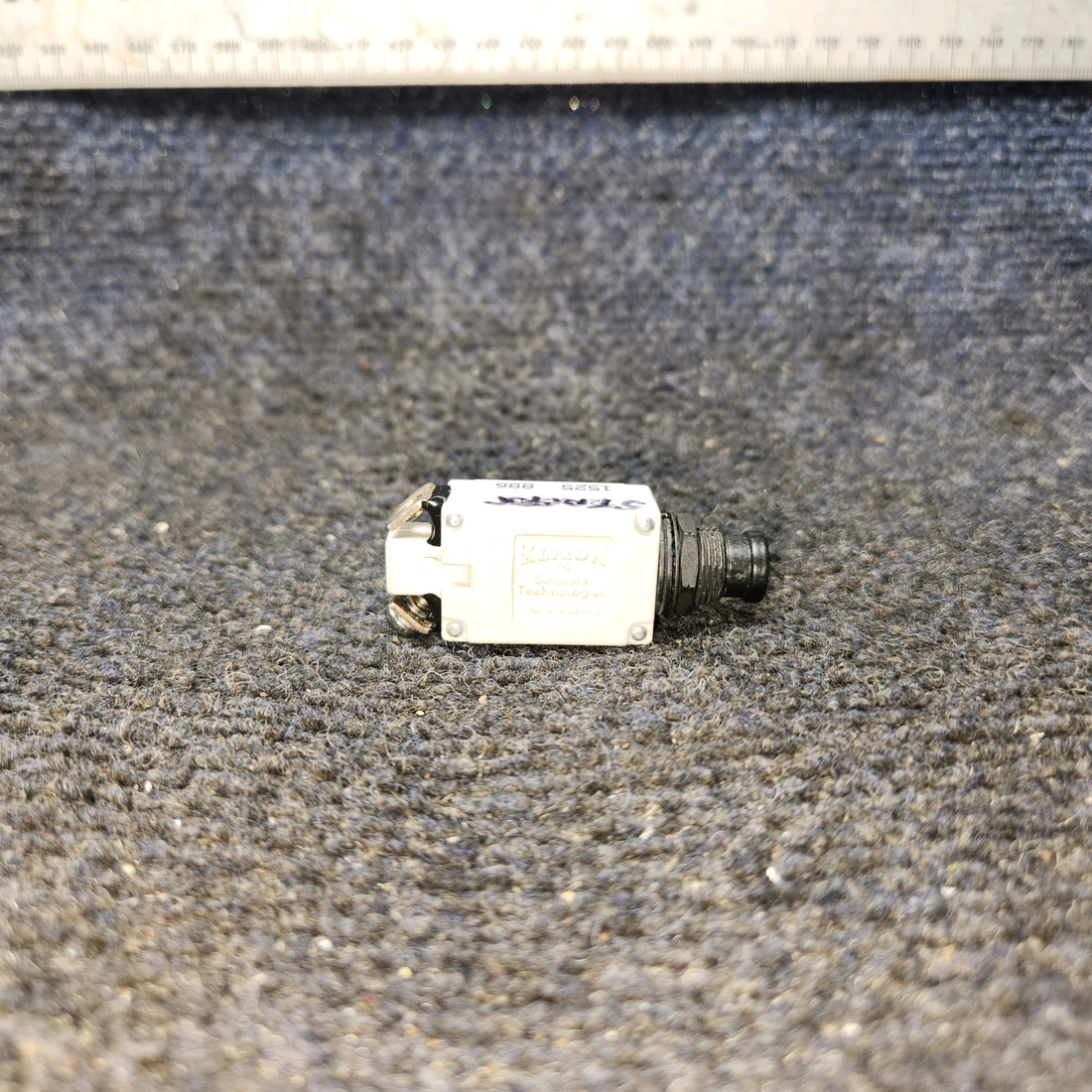 Used aircraft parts for sale, 7277-2-15 klixon 7274-2 PIPER PA-24-250 Circuit Breaker 15 AMP