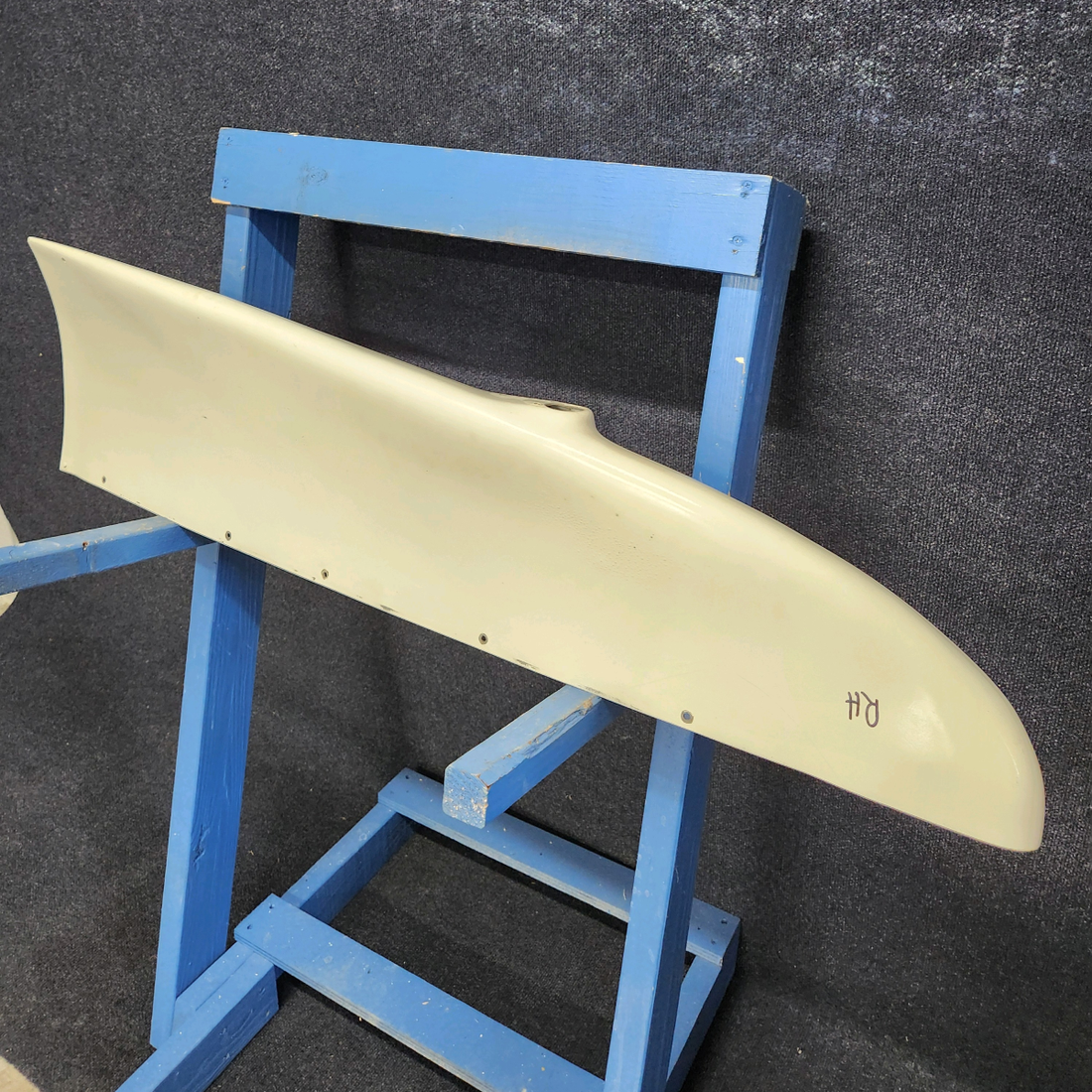 Used aircraft parts for sale, Part Number N/A Cessna C-150J CESSNA 150J HORTON STOL WING TIP ASSEMBLY LH & RH