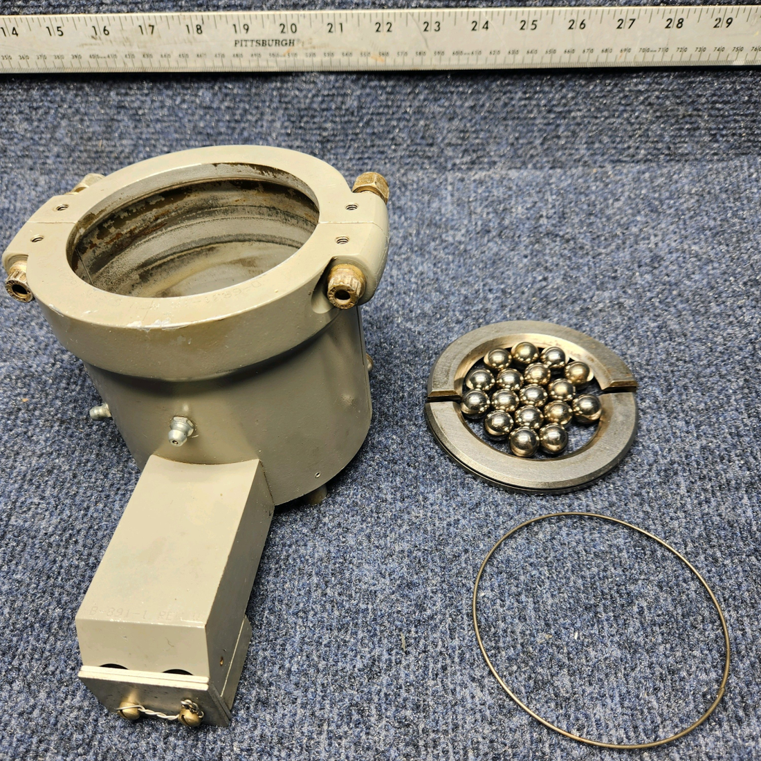 Used aircraft parts for sale, HC-A2V20-4A1 Hartzell BEECHCRAFT F35 HARTZELL TWO BLADE PROPELLER W/ ADAPTER KIT & LOGS (PROP STRUCK)