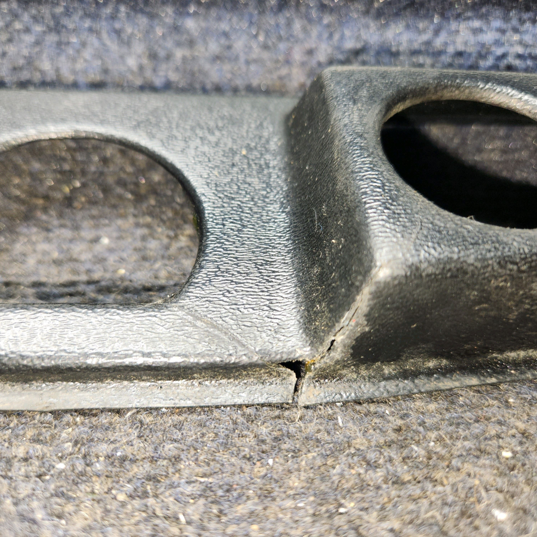 Used aircraft parts for sale, 69831-05 Piper PA32RT-300 Instrument Panel - Middle Right