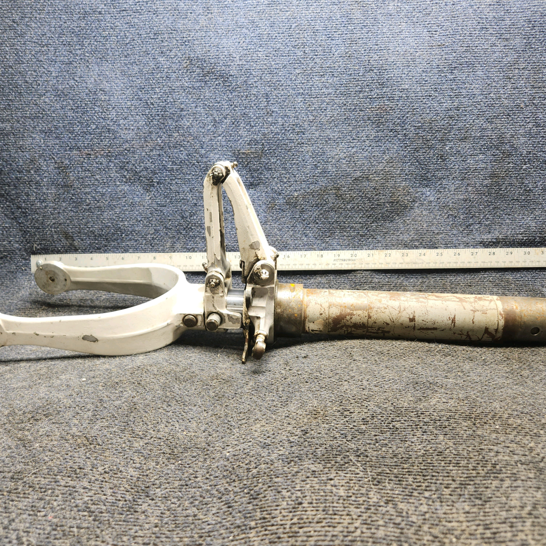 Used aircraft parts for sale, 0442504-3 cessna 150G Nose Landing Gear Strut Assembly