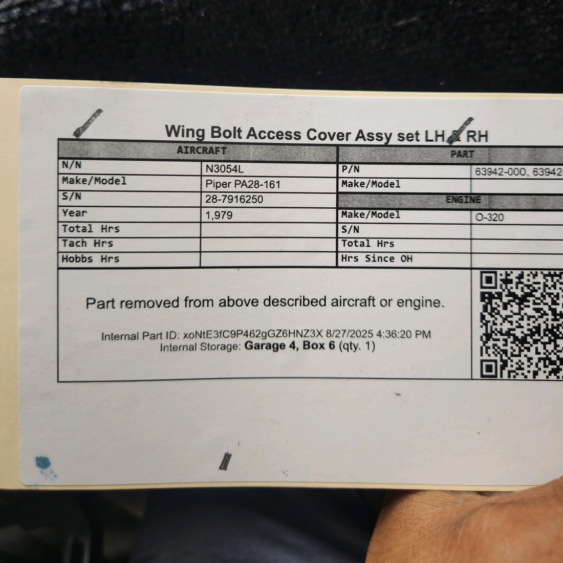 Used aircraft parts for sale, 63942-000 Piper PA28-161 Wing Bolt Access Cover Assy - Set LH & RH