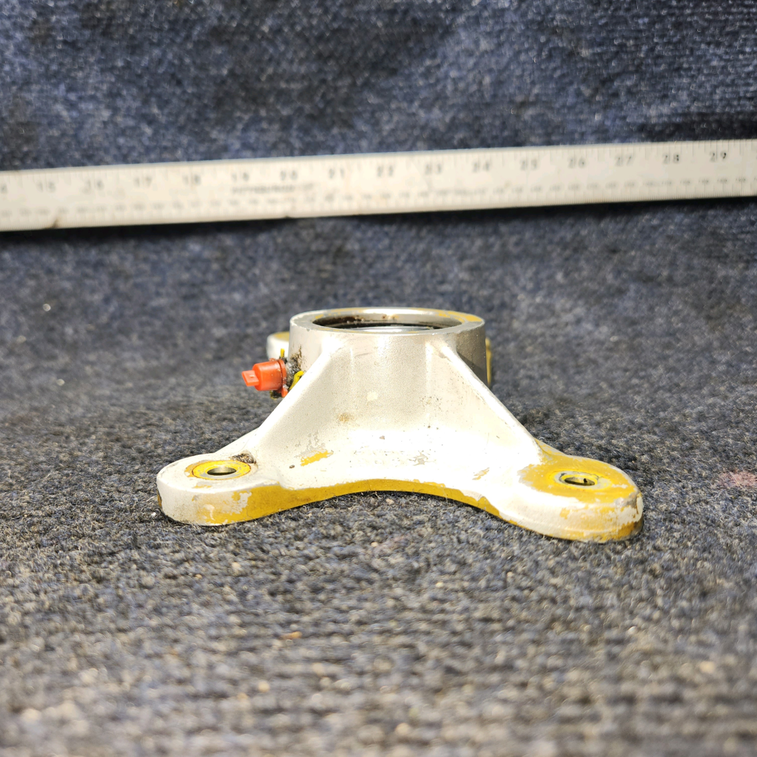 Used aircraft parts for sale, 20394-000 PIPER PA-24-250 Trunnion Fitting RH Aft