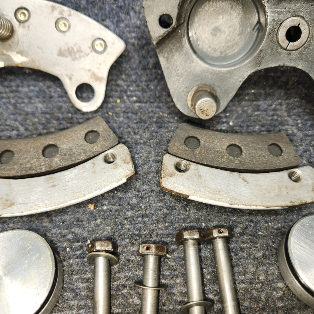 Used aircraft parts for sale, 3000-250 Cleveland 451-716 PIPER PA-24-250 Cleveland Brake Assembly