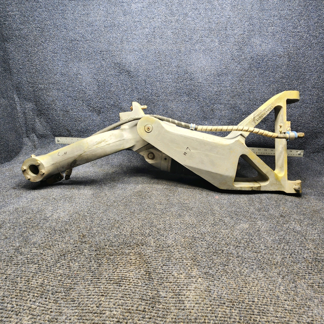 Used aircraft parts for sale, 169-810001-601 Beechcraft A24R Main Landing Gear Assembly LH