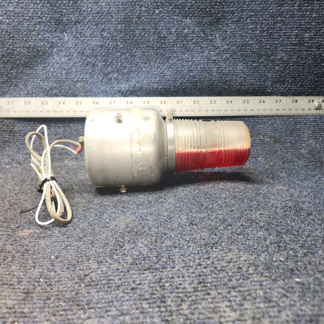 Used aircraft parts for sale, HRDF-14/28 WHELEN Piper PA28-140 Beacon Strobe Light Assembly