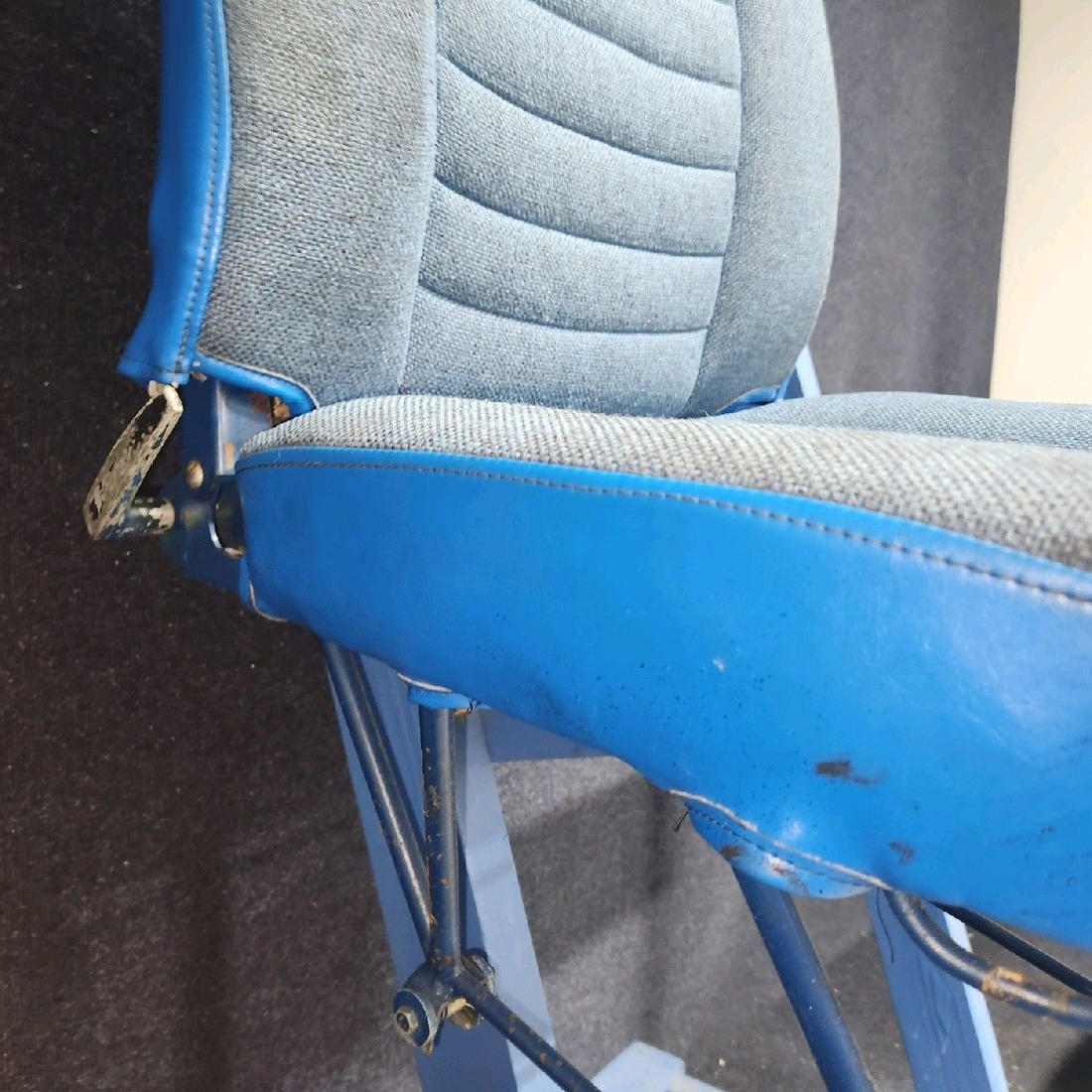 Used aircraft parts for sale, 79337-021 piper PA-28-181 Front Pilot Seat Assembly LH