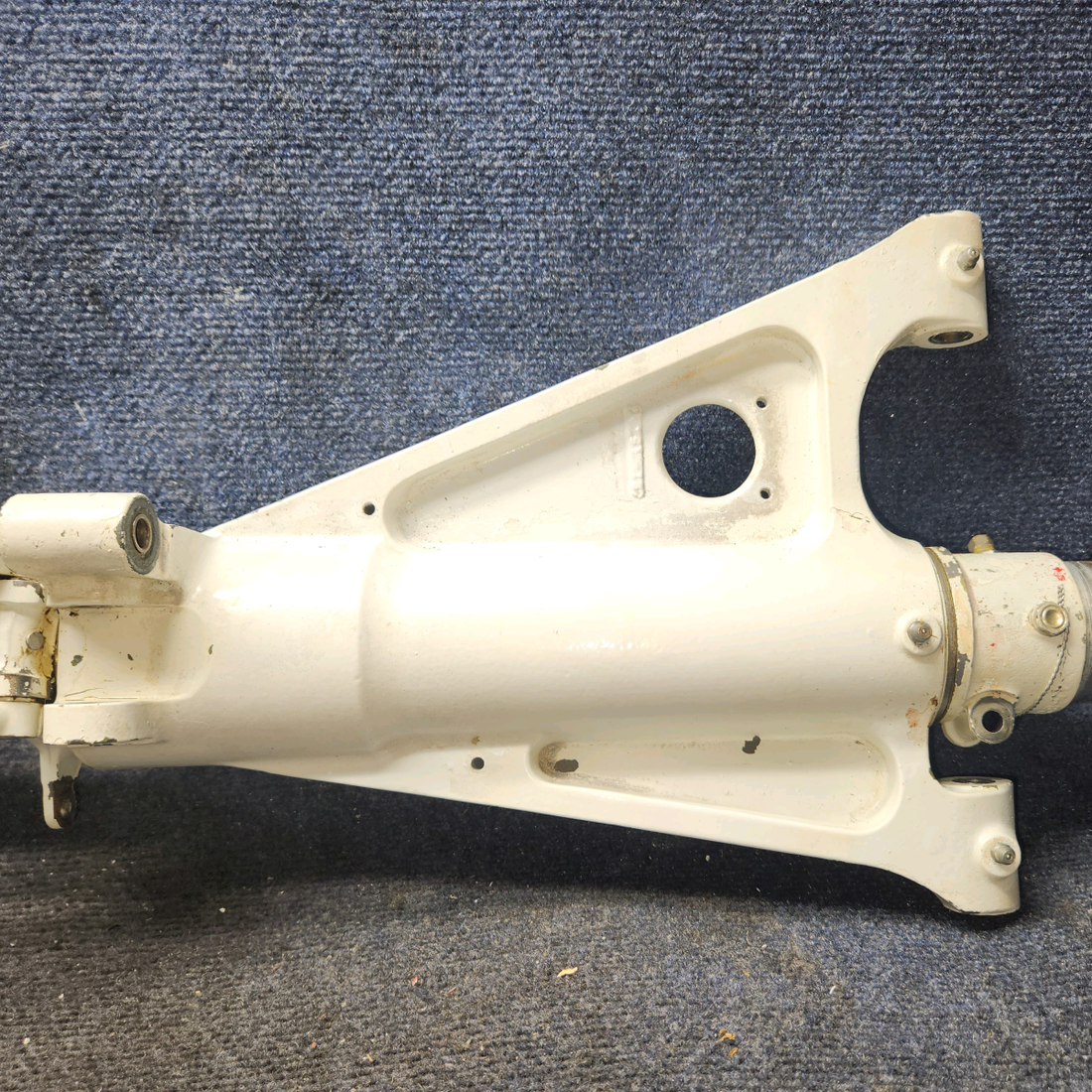 Used aircraft parts for sale, 36-820020-3 BEECHCRAFT 95-55B Nose Gear Assy