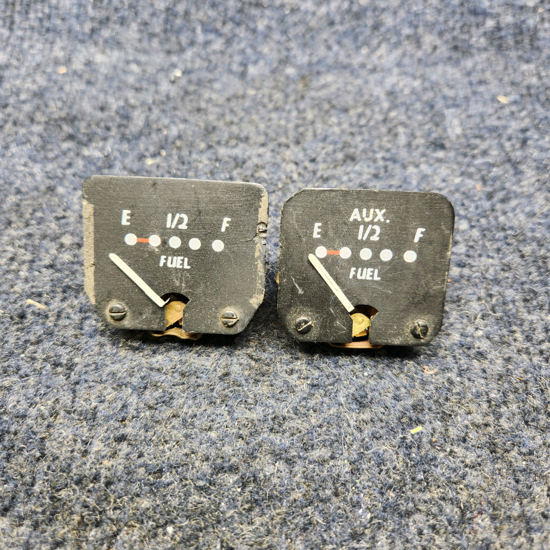 Used aircraft parts for sale, 433549 BEECHCRAFT F35 STEWART-WARNER FUEL GAUGE INDICATOR PRICE PER EACH