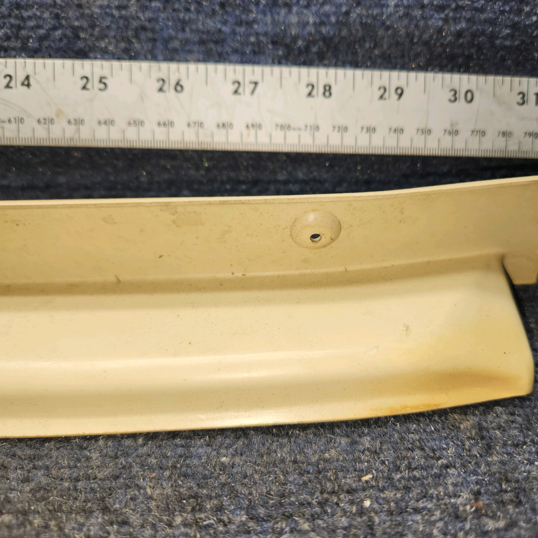 Used aircraft parts for sale, 63125-003 Piper PA28-140 WINDOW POST COVER