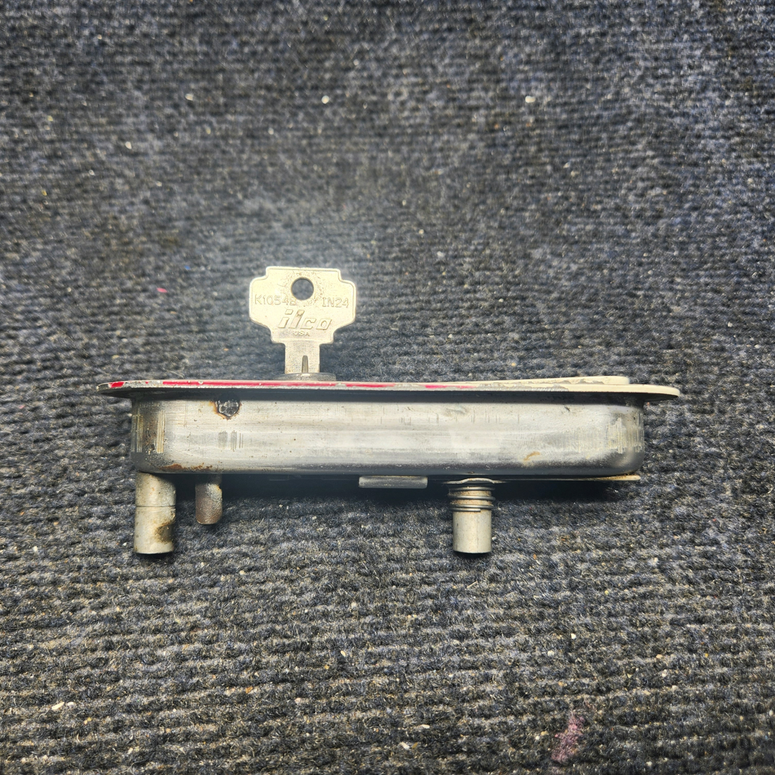 Used aircraft parts for sale, 1040BCH Beechcraft A23A Musketeer Custom III RICHARD DECKER CO CABIN DOOR LATCH OUT W/ KEY