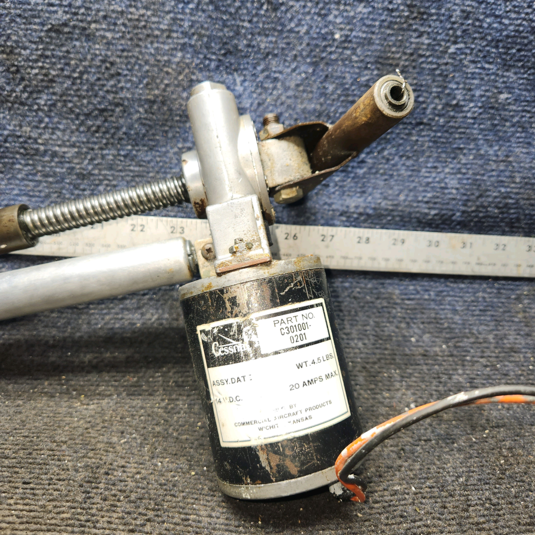 Used aircraft parts for sale, C301002-0301 cessna 150G Flap Actuator with Motor & Transmission