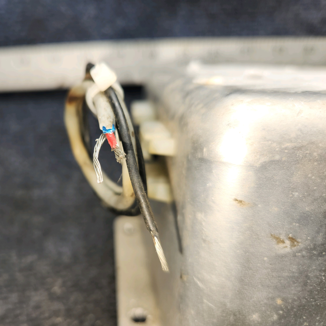 Used aircraft parts for sale, A413,T3-14 Whelen A413 Strobe Light Power Supply (14V)