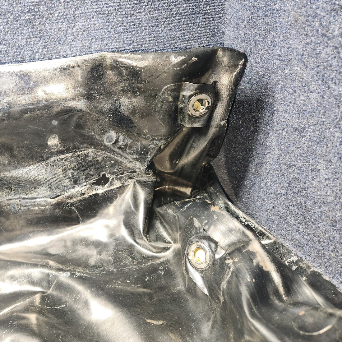 Used aircraft parts for sale, 0726001-18E Eagle Fuel Cells Cessna 182G Fuel Cell Bladder RH