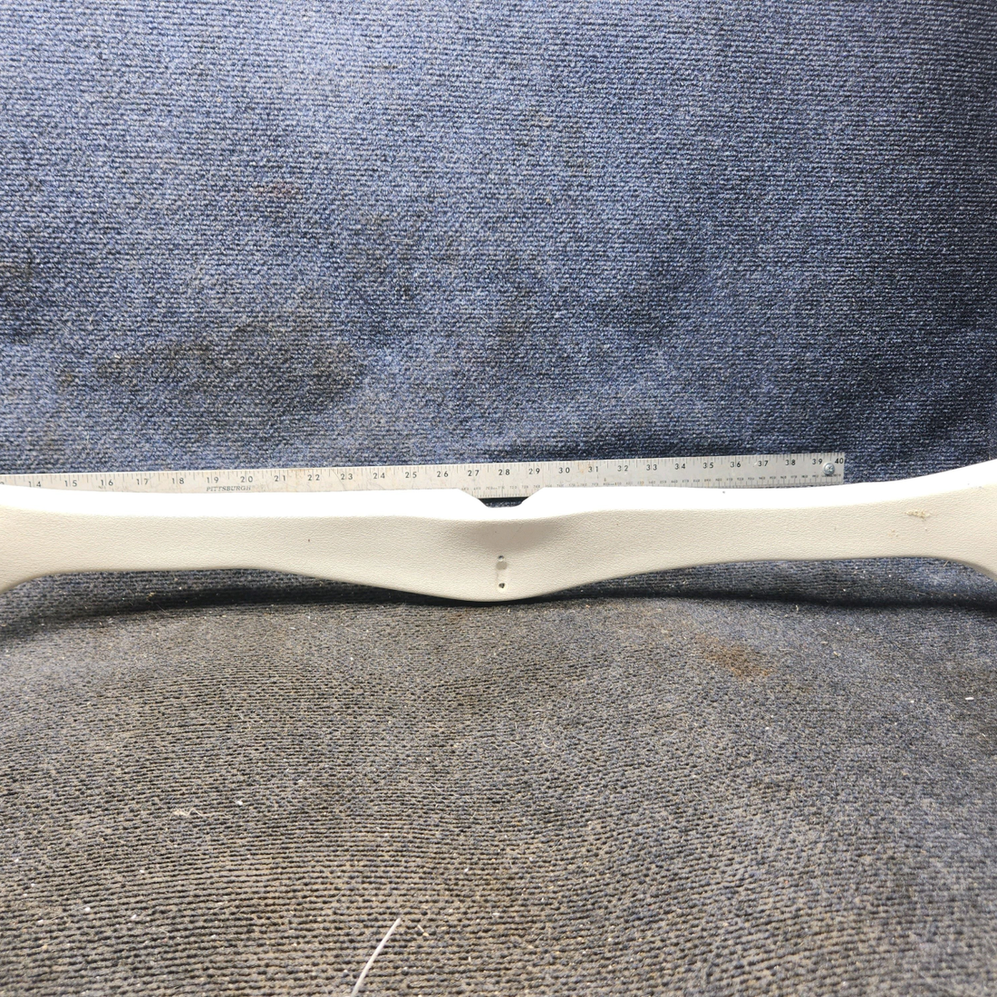 Used aircraft parts for sale, 0515014-1 cessna 172N Rear Window Upper Moulding