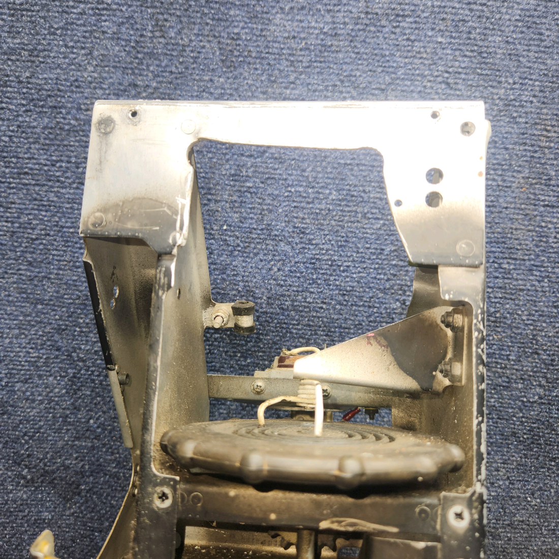 Used aircraft parts for sale, 0713640-200 Cessna 182G Console Structure Assembly