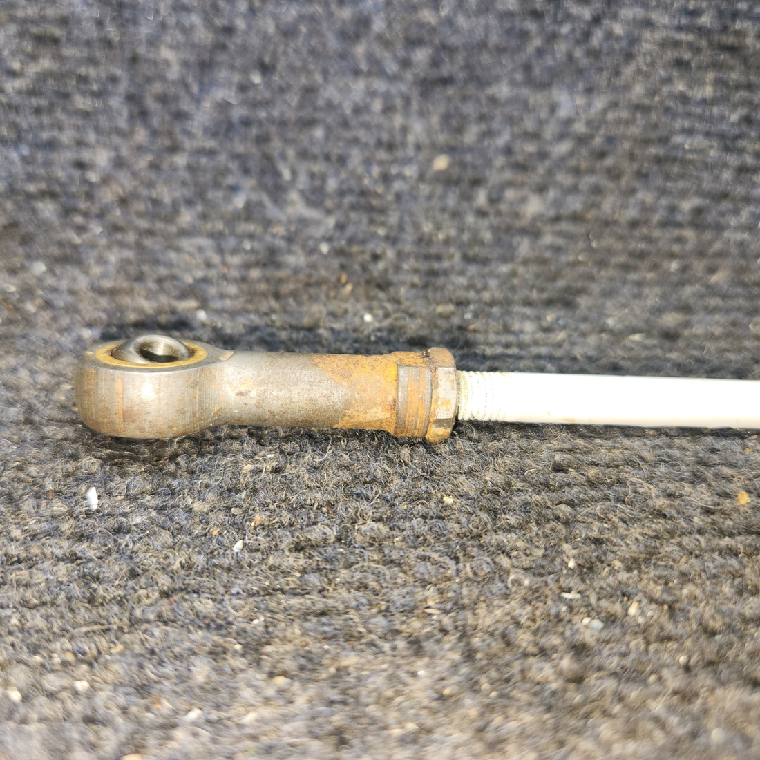Used aircraft parts for sale, 0523218-2 cessna 150G Aileron Push-Pull Rod Assembly