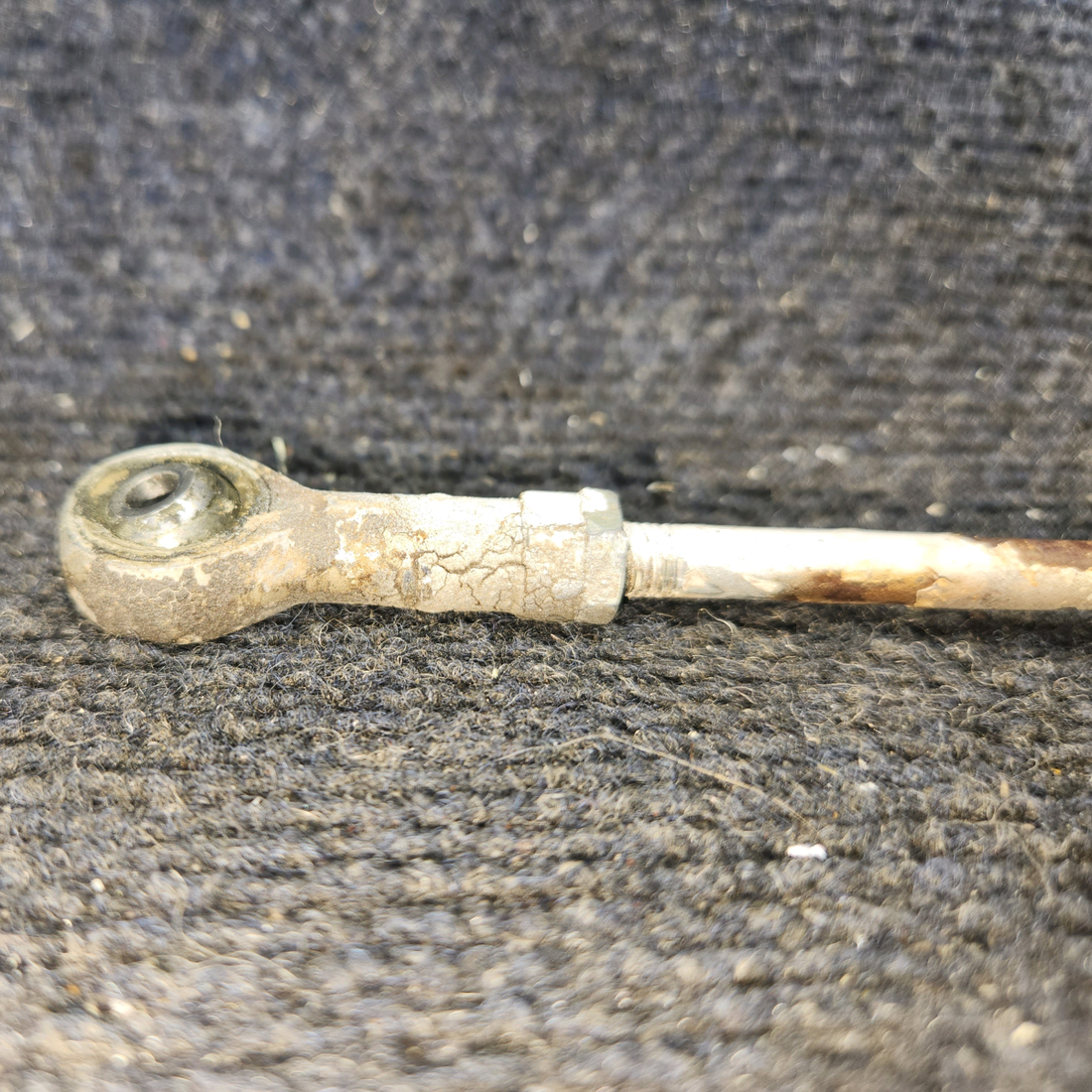 Used aircraft parts for sale, 0523218 Cessna 182G Aileron Push Pull Rod Assembly