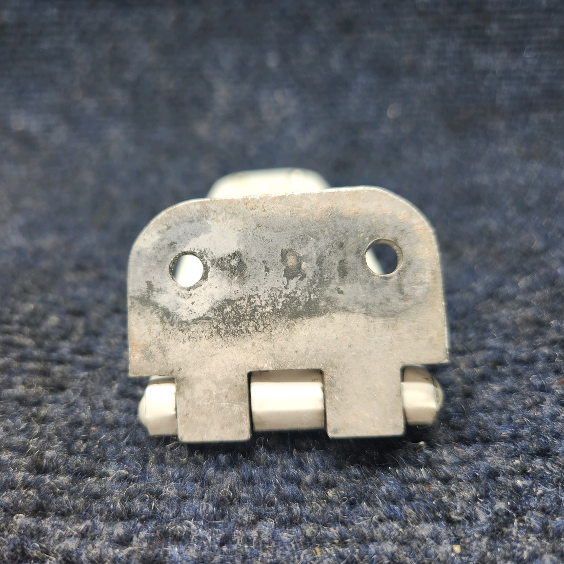 Used aircraft parts for sale, 0413426-4 Cessna C-150J Hinge Assy L.H Lower or R.H Upper