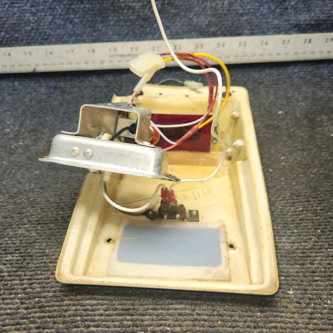 Used aircraft parts for sale, 0511482-9 cessna 150G Cabin/Cockpit Dome Light Cover