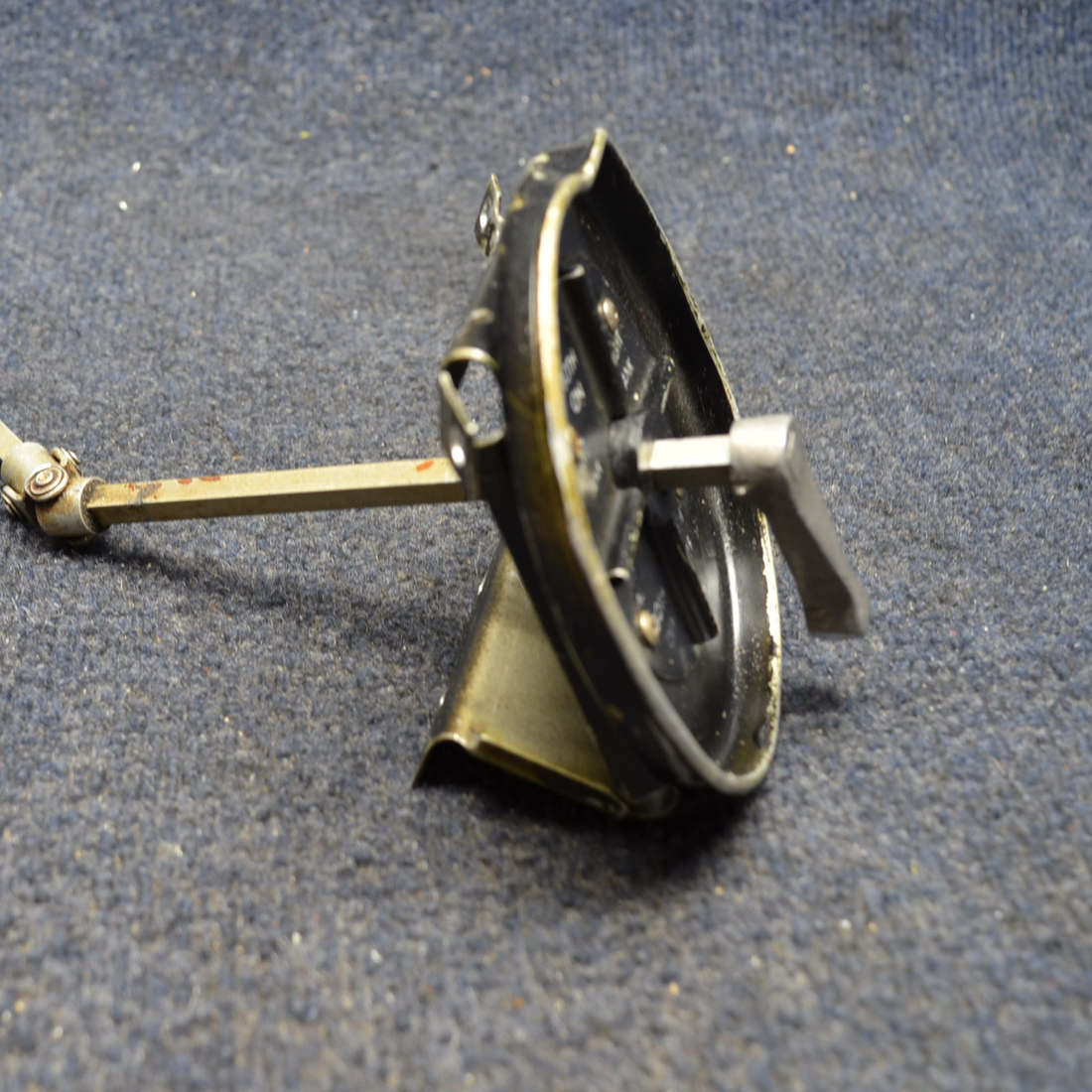 Used aircraft parts for sale, 0511157-14 Cessna C175 CESSNA SHAFT-PLATE-HANDLE FUEL SELECTOR