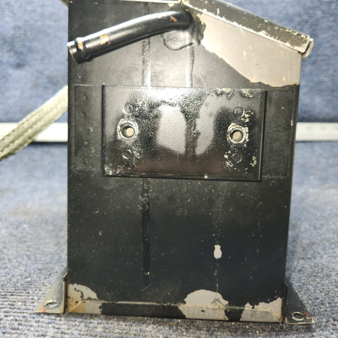 Used aircraft parts for sale, 63888-000 / 63977-000 Piper PA28-140 Battery Box Assembly W/ Lid